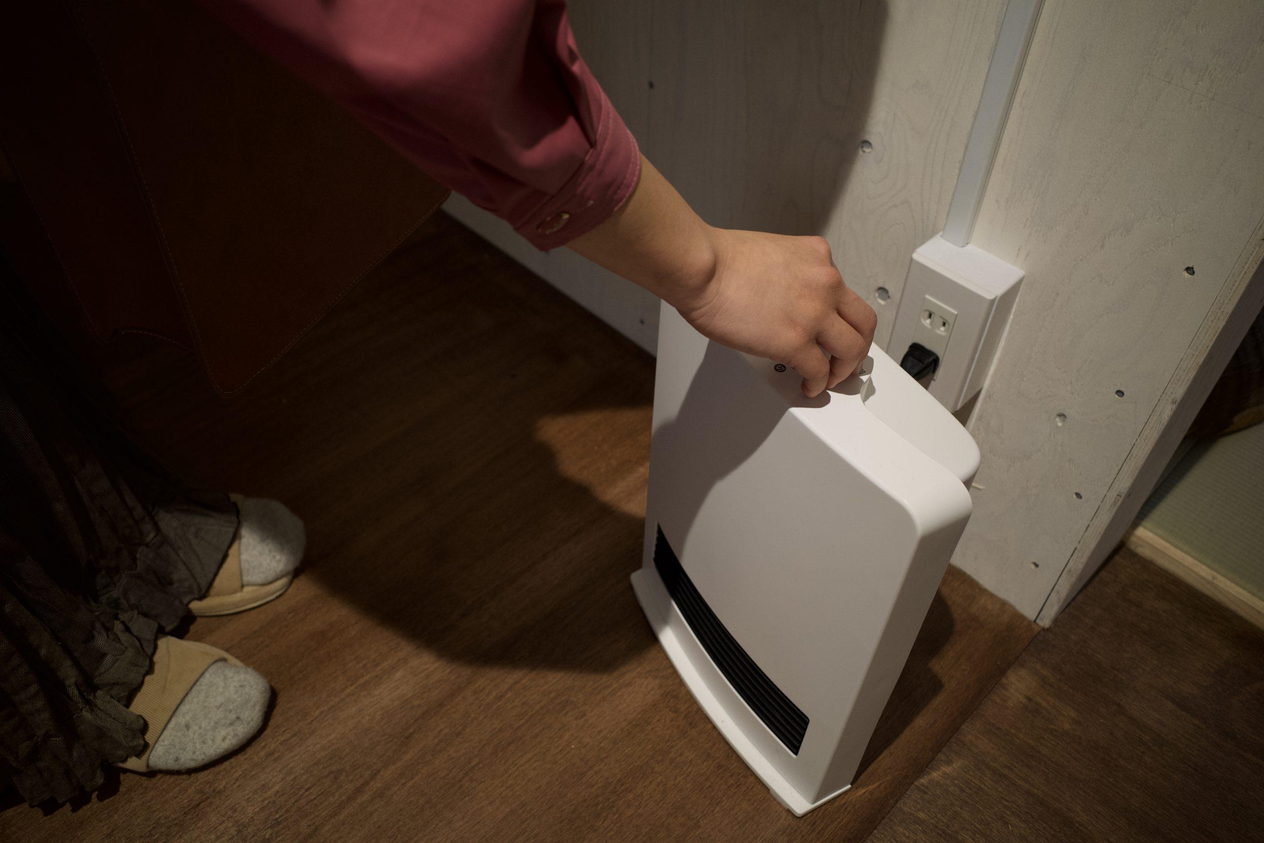 電源ONして約2秒で暖まる！山善のヒーターが脱衣所や帰宅後すぐに