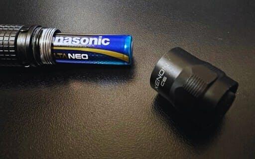 XENON C6 超強力　伸縮型ミニLEDライト 広角⇔ビーム自由自在】圧倒的な明るさで闇夜を照らす1台2役超