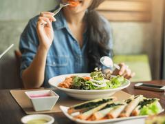 食べるマインドフルネス「マインドフル・イーティング」で食事の喜びを噛み締めよう | ライフハッカー・ジャパン