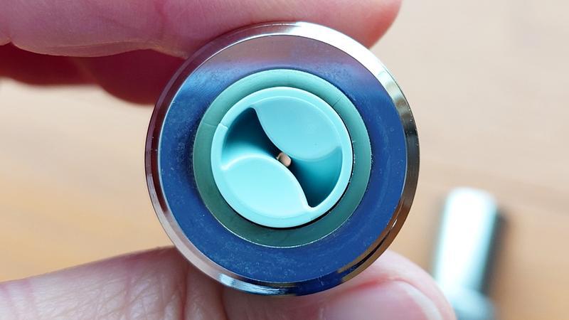 汚れ落ちレベルがアップ！ 洗濯機やシャワーヘッドに簡単装着
