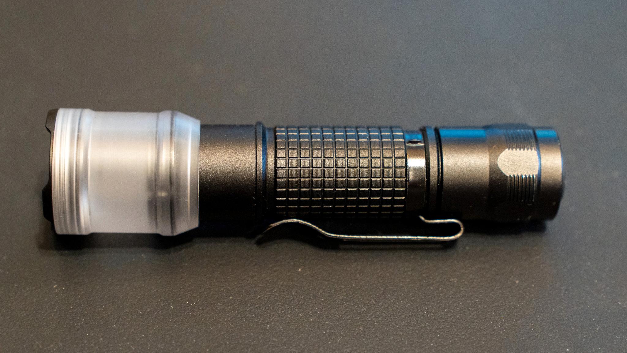 広角⇔ビーム照射”ができるLEDライト。最大800ルーメンの「XENON C6