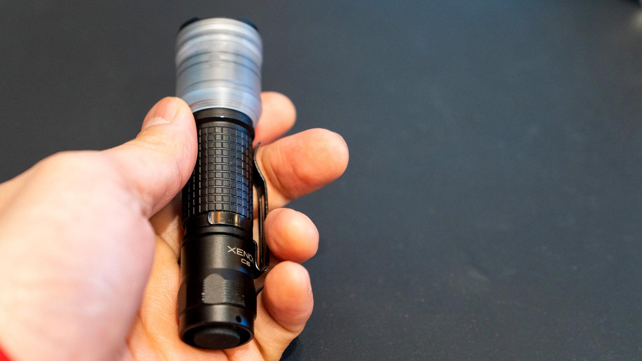 広角⇔ビーム照射”ができるLEDライト。最大800ルーメンの「XENON