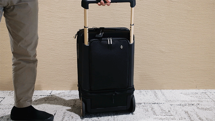 大径ホイールで移動も静音スムーズ！ 40Lから60Lまで容量拡張
