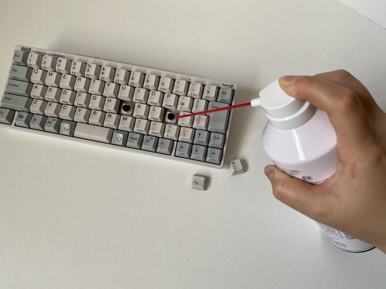 キーボードを掃除する手順は？必須アイテムと汚れにくい使い方も「種類