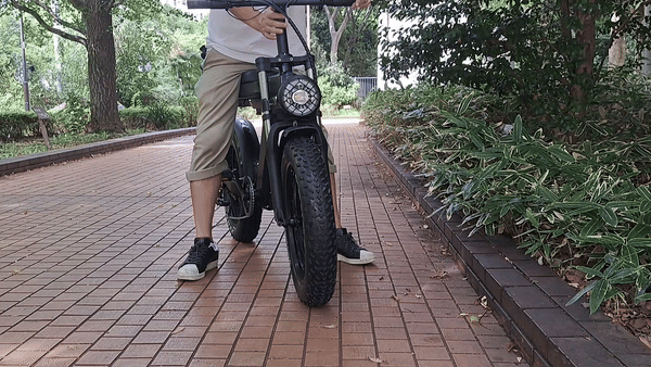バイクじゃないよ! 近未来✕ワイルドなデザインがクールな電動 バイクじゃないよ! 近未来✕ワイルドなデザインがクールな電動
