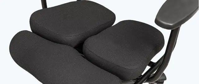 3分割座面のワークチェアで、デスクワークを快適に！ お手頃価格のLite