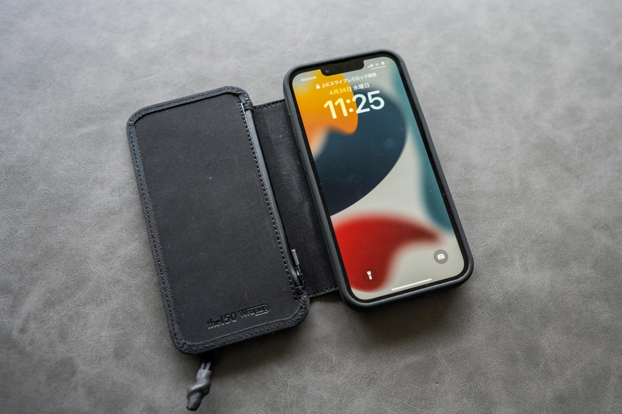 iPhoneだけでのお出かけにいかが？ たっぷり収納を手軽に脱着できる