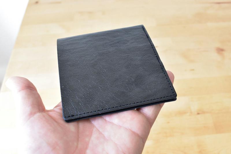 この薄さはショッキング！発明家が作ったレザーペーパー製二つ折り財布を試してみた | ライフハッカー・ジャパン