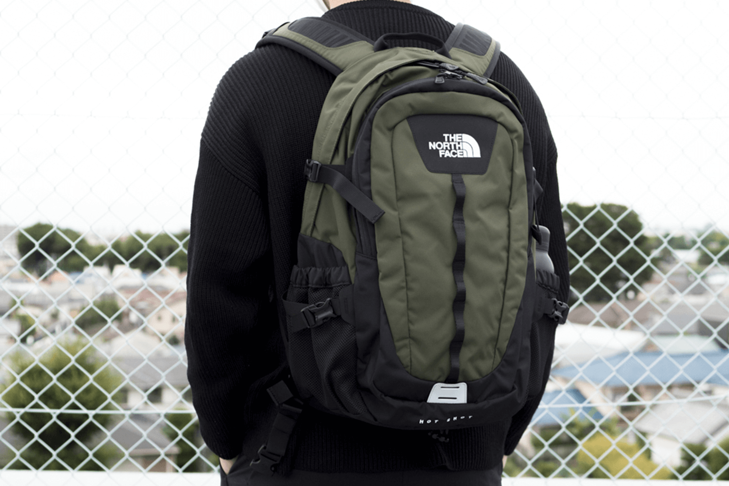THE NORTH FACEの定番バックパック「ホットショット」が大人気であり 