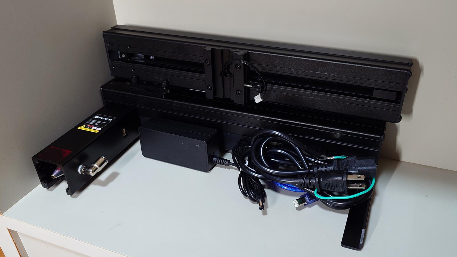 レーザー彫刻をデスクの上で。DIYにピッタリなレーザー加工機を試して