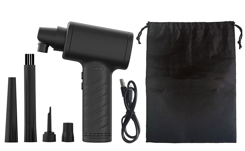 キーボードのキー裏には驚くほどのゴミが。電動エアダスターで一掃