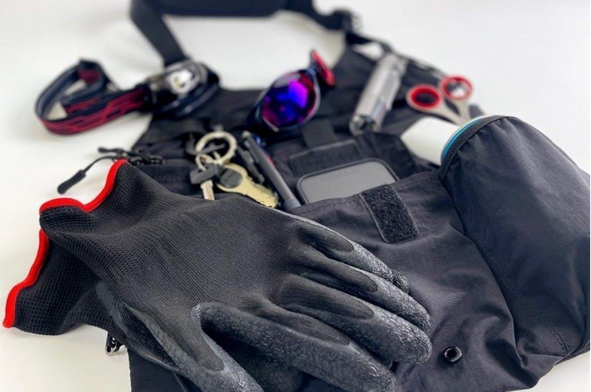 Hanging Storage Vest 別注machi-ya アウトドアの新必需品！ 首から下げるだけの「Hanging Storage Vest