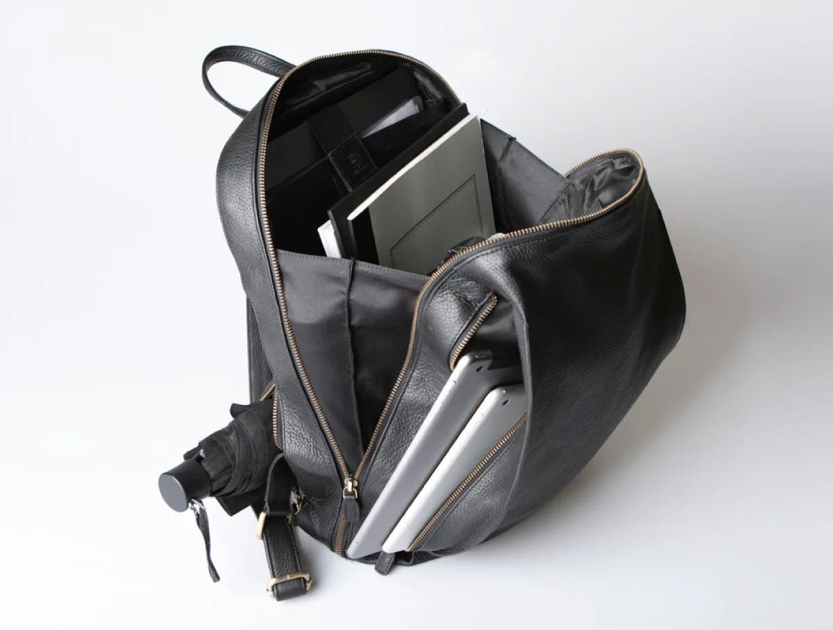 整理整頓術が身につく仕組み搭載。ジャバラ式収納が新しいレザー