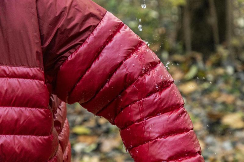 今年の冬に間に合う！ 大人気の着る寝袋「モモンガ」に持ち運びやすく