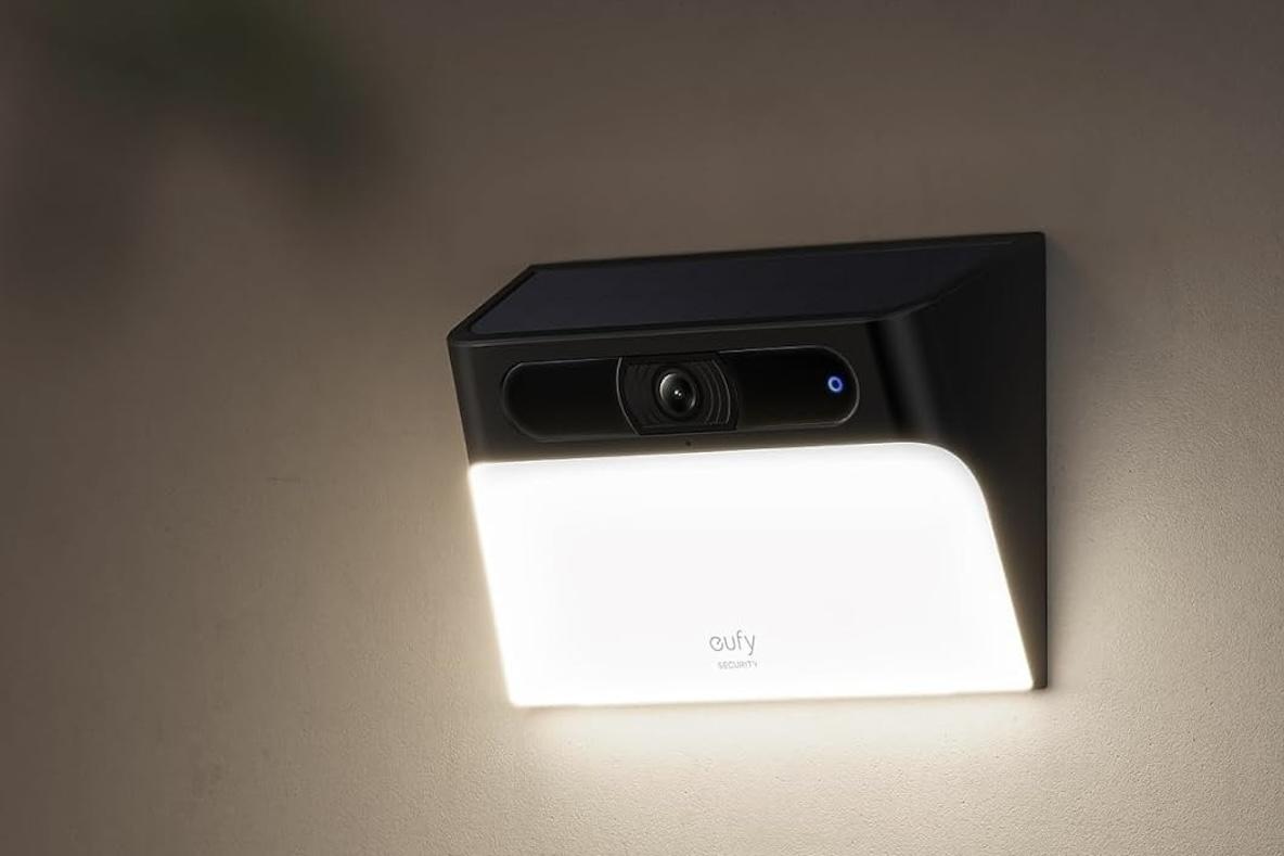 配線不要・設置簡単なAnkerの新作「ソーラー式防犯カメラ」。これが