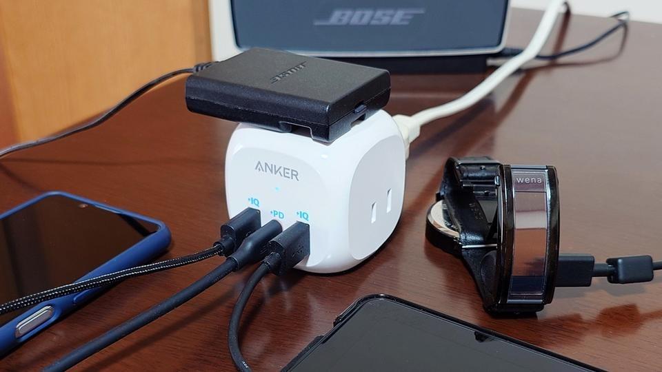 1つあれば旅行先でもデスクでも大活躍。Ankerの優秀すぎる電源タップが