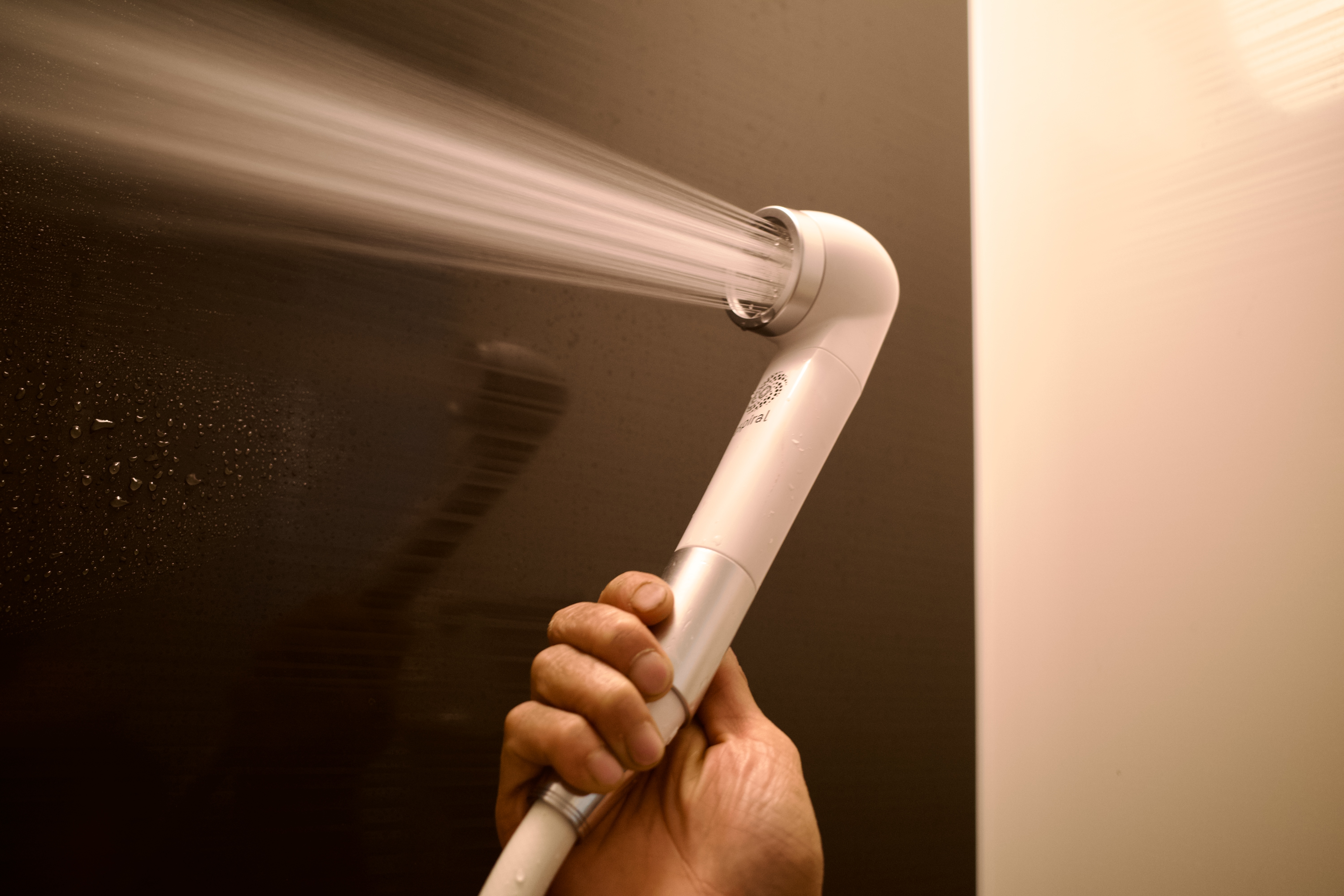 化粧水を浴びる”がコンセプト。シリカが溶出するナノバブルシャワー