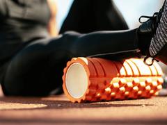 フォームローラーでほぐし続けて3カ月。体に起きた4つの変化～効果的なおすすめの使い方も紹介 | ライフハッカー・ジャパン