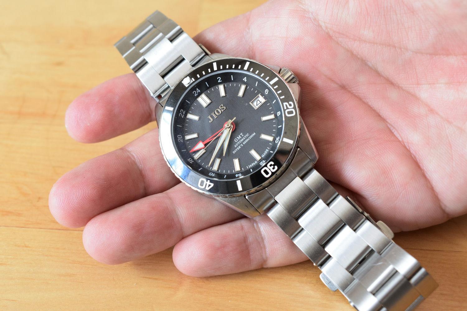 値下げしました【新品 未使用】JIOS 腕時計 GMT ダイバーズウォッチ 国産 GMT DIVER'S 104 グリーン 200M防水 ステンレスベルト | 【公式
