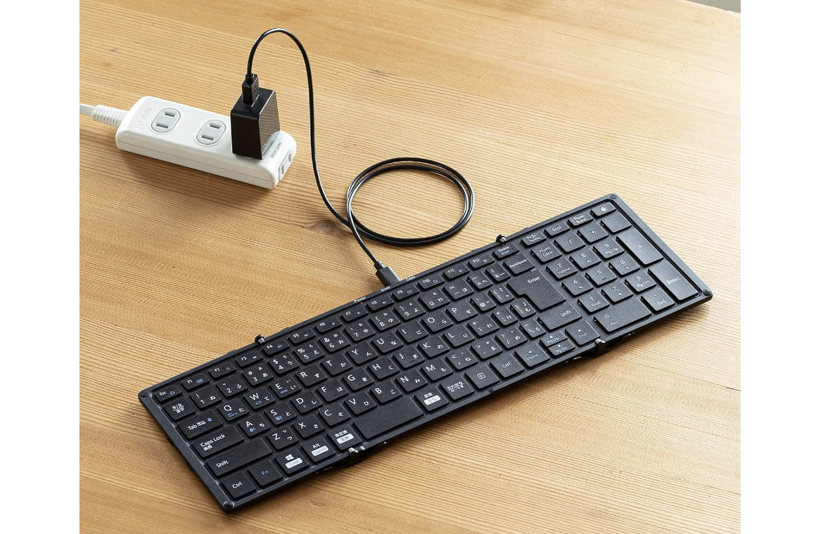 コンパクトでも使い勝手良し！ テンキー付きの折りたたみキーボードは