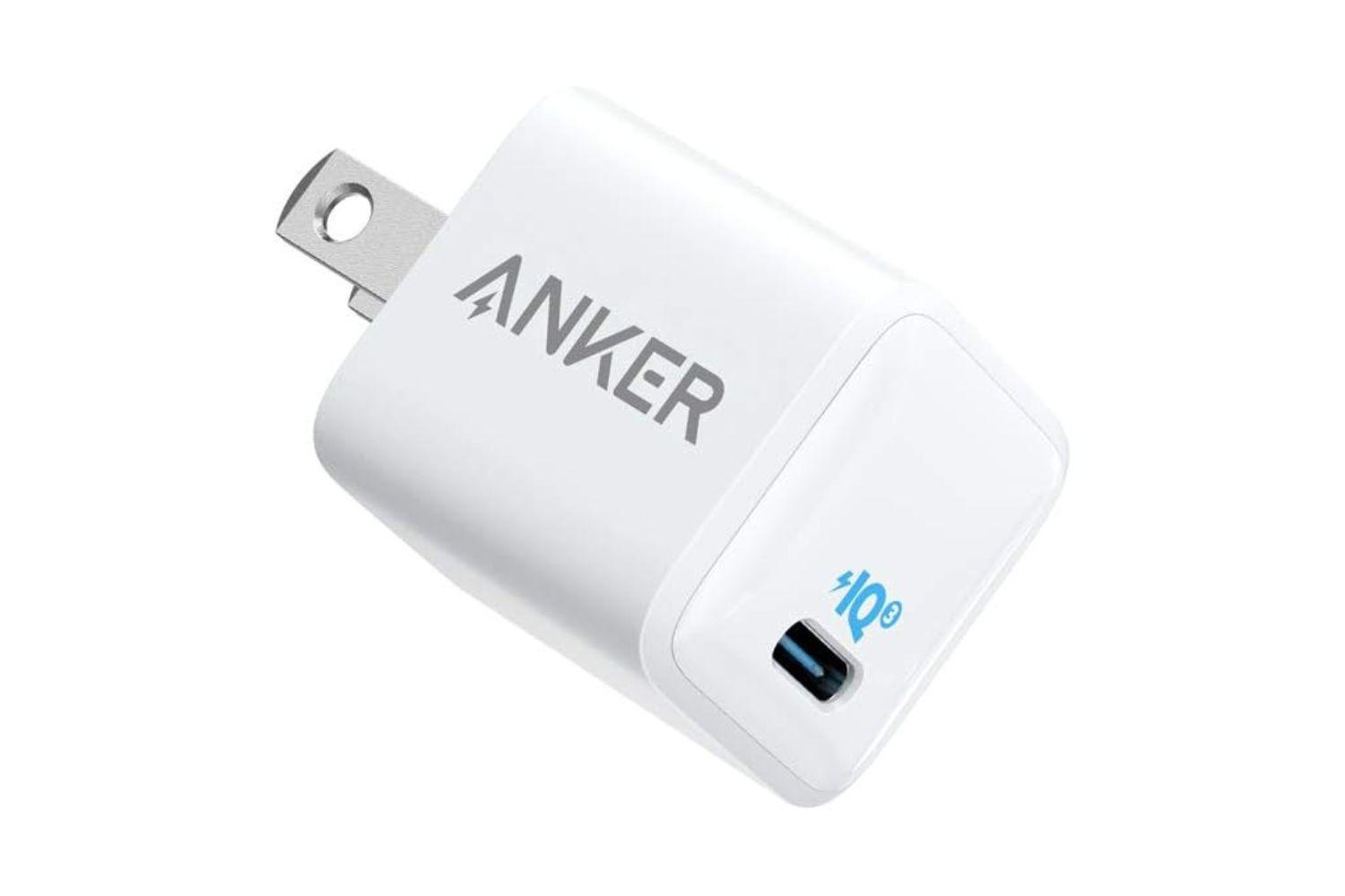 予備で持っておきたいアイテム上位勢。30gの軽量な「Anker PowerPort
