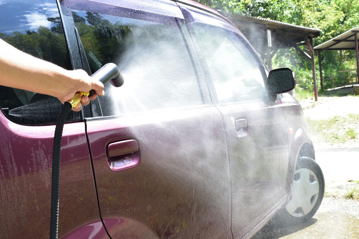 洗車や掃除が一気に効率的になる。電源不要・蛇口につけるだけでOKの