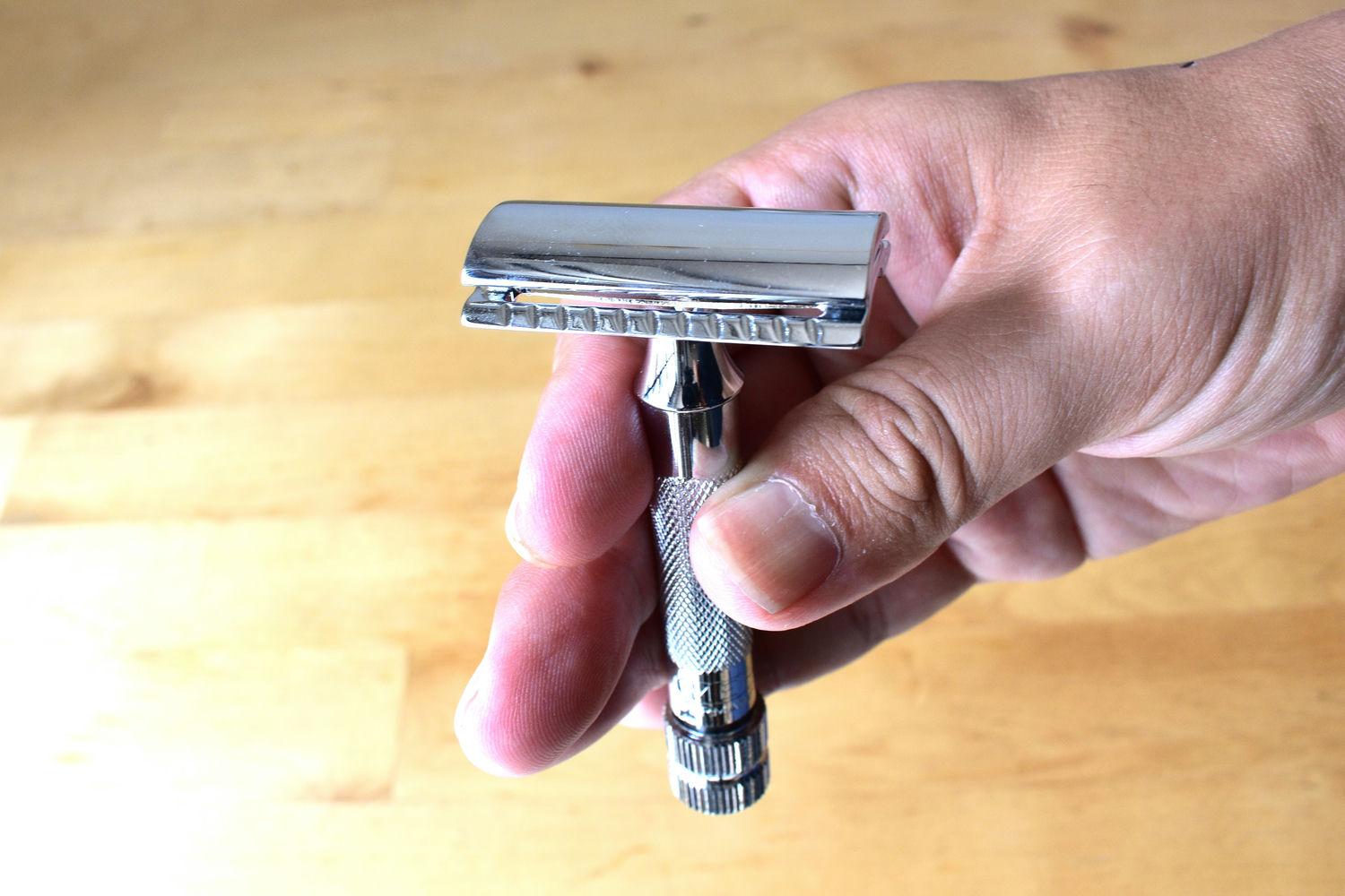 125年の叡智が生んだ新型シェーバー。マイルドな深剃りを体験してみた