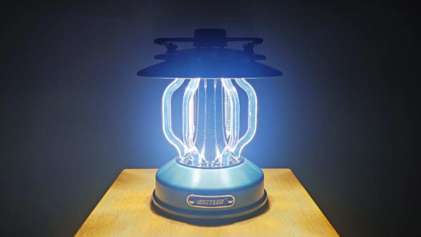 9日間使えるLEDランタン。夕陽のような優しさでリラックスできた