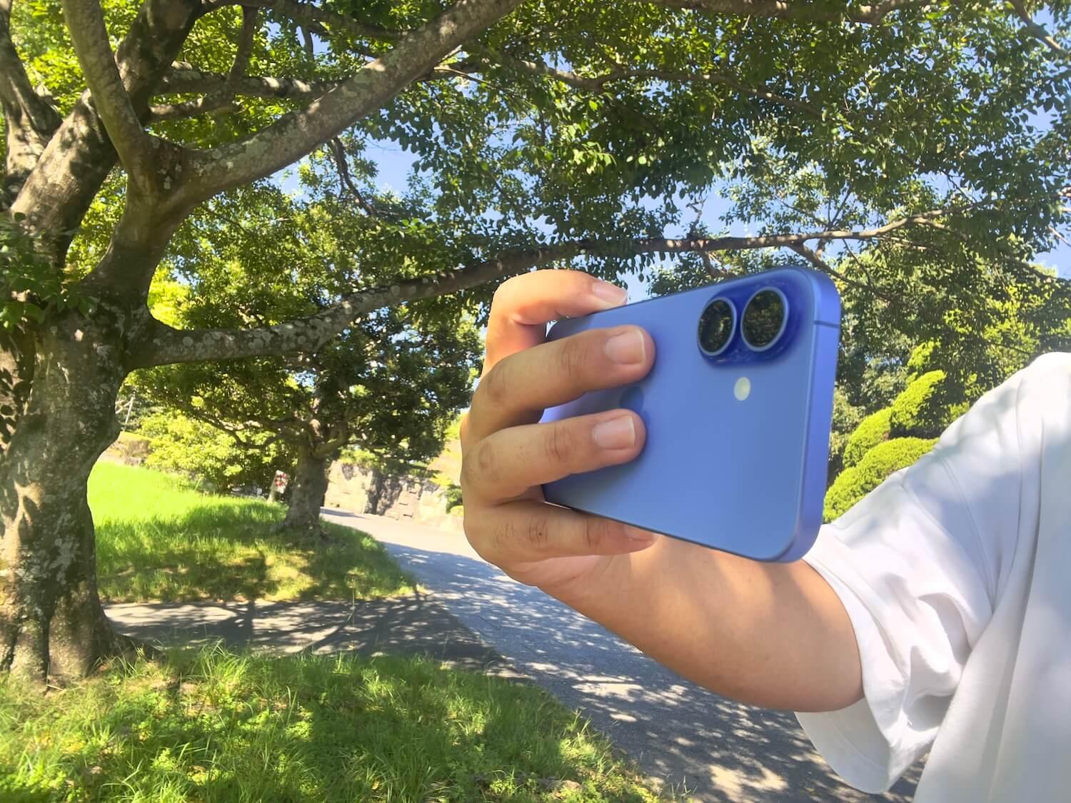 iPhone13と16 ジャンク品 カメラ周り以外綺麗 iPhone13と16 ジャンク品