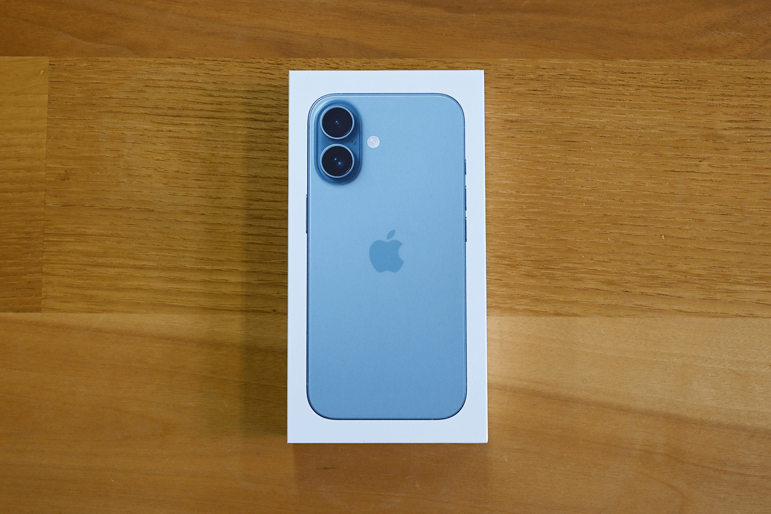 実況「iPhone 16開封の儀」。そして物理SIM→eSIM乗り換えを決行 実況「iPhone 16開封の儀」。そして物理SIM→eSIM乗り換えを決行