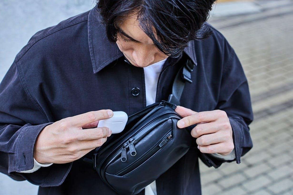 【専用出品】バッグ 通勤も旅行もこれひとつ！1Lの防水本革ミニバッグで叶える身軽な毎日