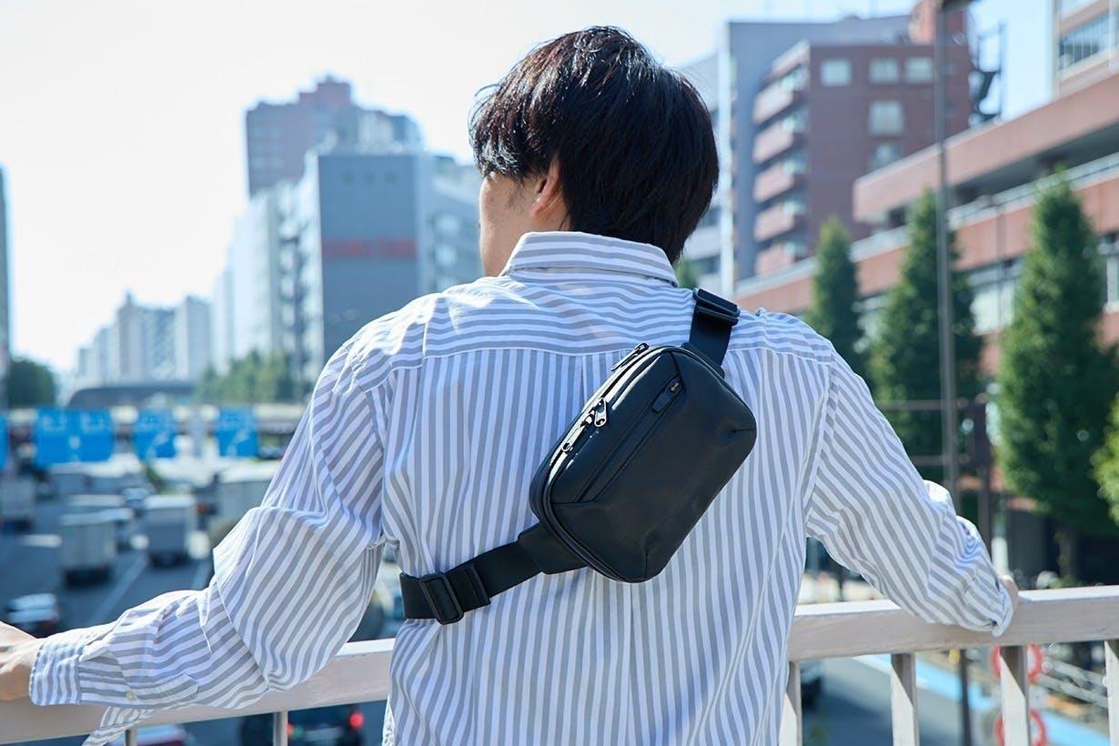 お出かけミニバッグ 通勤も旅行もこれひとつ！1Lの防水本革ミニバッグで叶える身軽な毎日