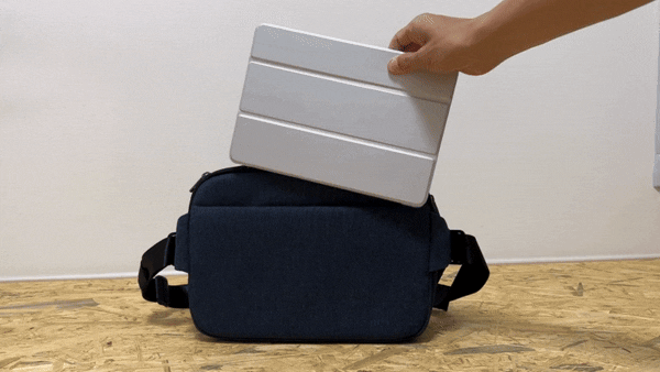 最小限の荷物で快適！iPadも入るショルダーバッグ「QUICK PACK 11