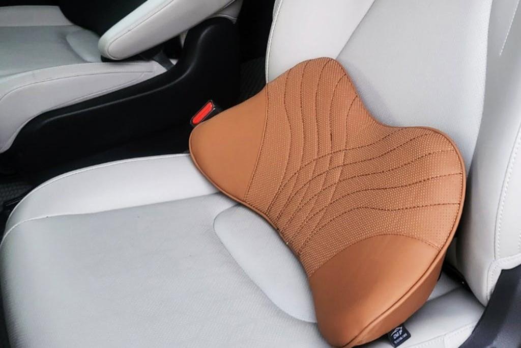 長時間運転の「腰イタタ…」を軽減できるサポートクッション。セット