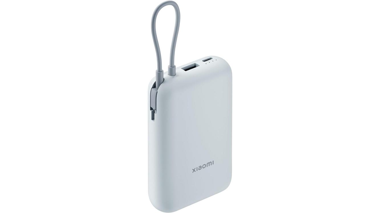 2千円台で大容量10000mAh、3台同時充電もできる。モバイル