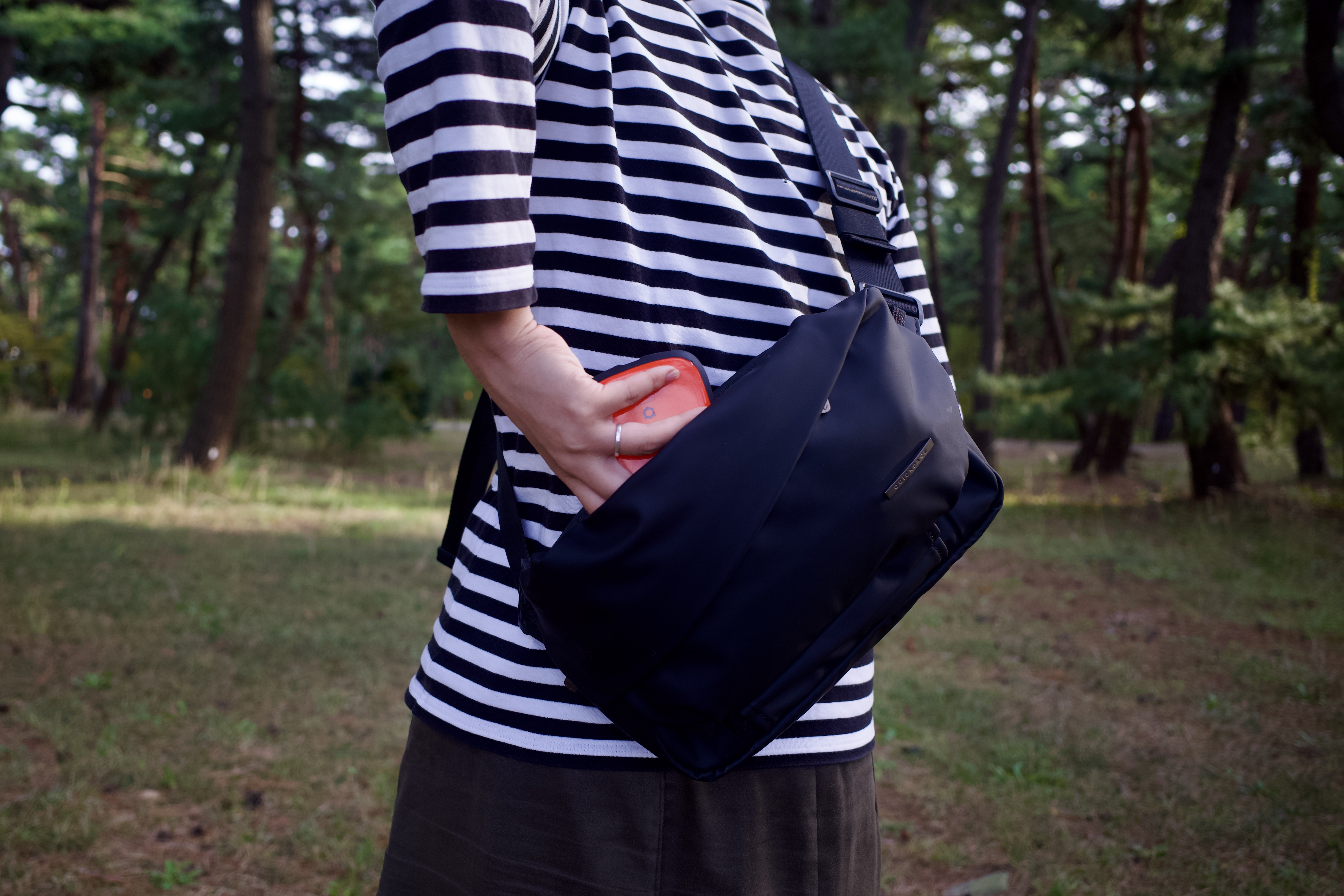 〈新品未使用タグ付〉Fujimoto ブラックローブボディーバッグ シンピンミシヨウタグヅケ〉Fujimoto ブラックローブボディーバッグ