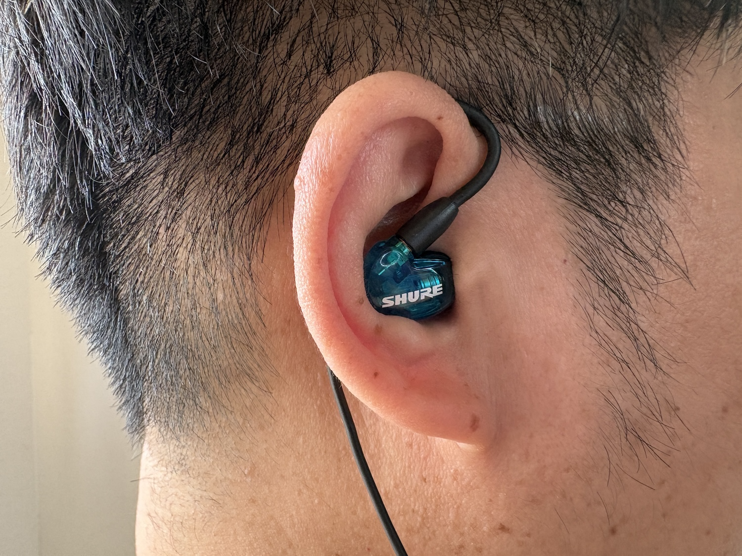 SHUREの有線イヤホンとAirPods Proの「使い分け」がQOL向上の鍵だった