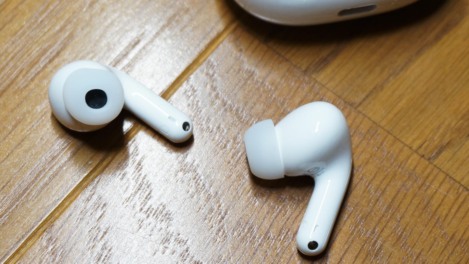 安くて優秀なイヤホン」といえばXiaomiのこれ。2,000円台でノイキャン