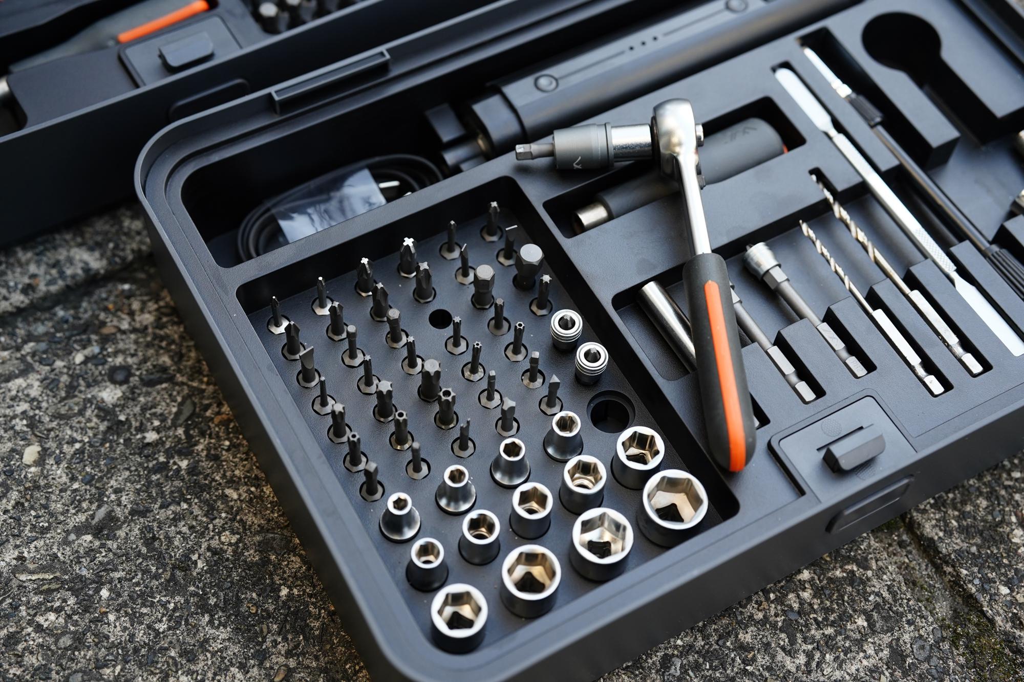 あると便利な工具一式が揃う「JIMIBOX X3-ABI」。連結式で収納しやすく