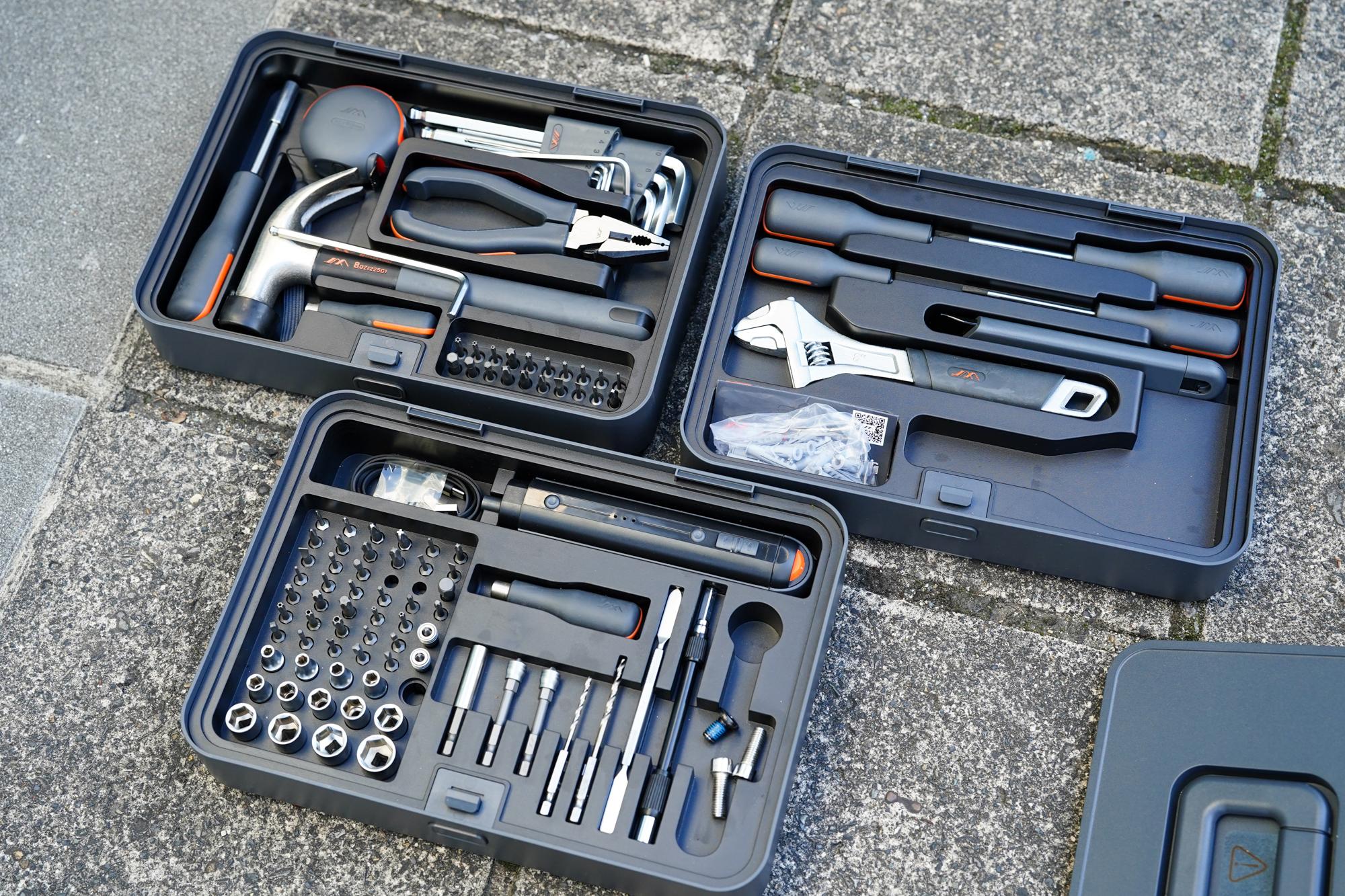 あると便利な工具一式が揃う「JIMIBOX X3-ABI」。連結式で収納しやすく