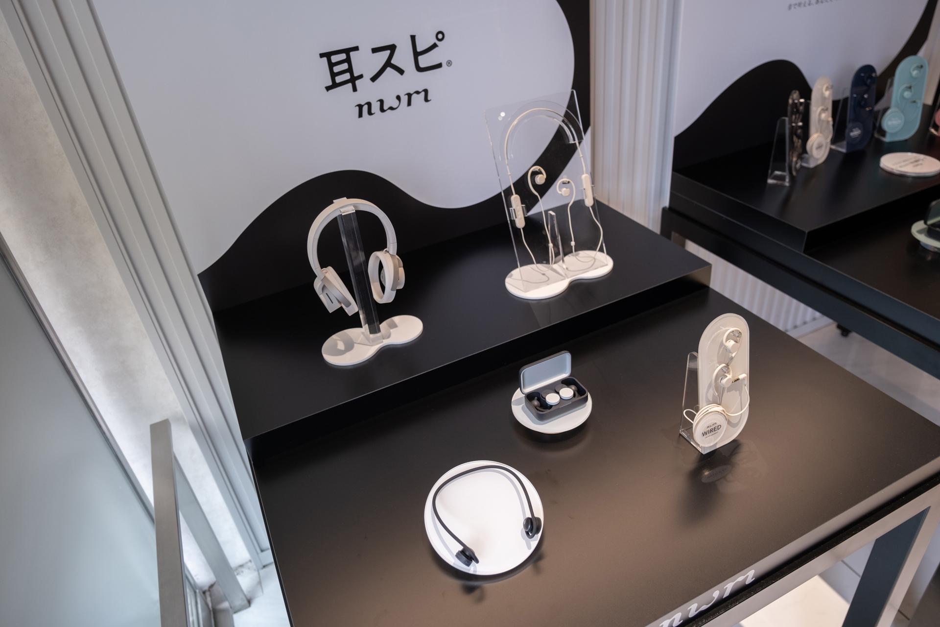 音楽と共存できる軽やかイヤホン「nwm DOTS」。オープンイヤー有線