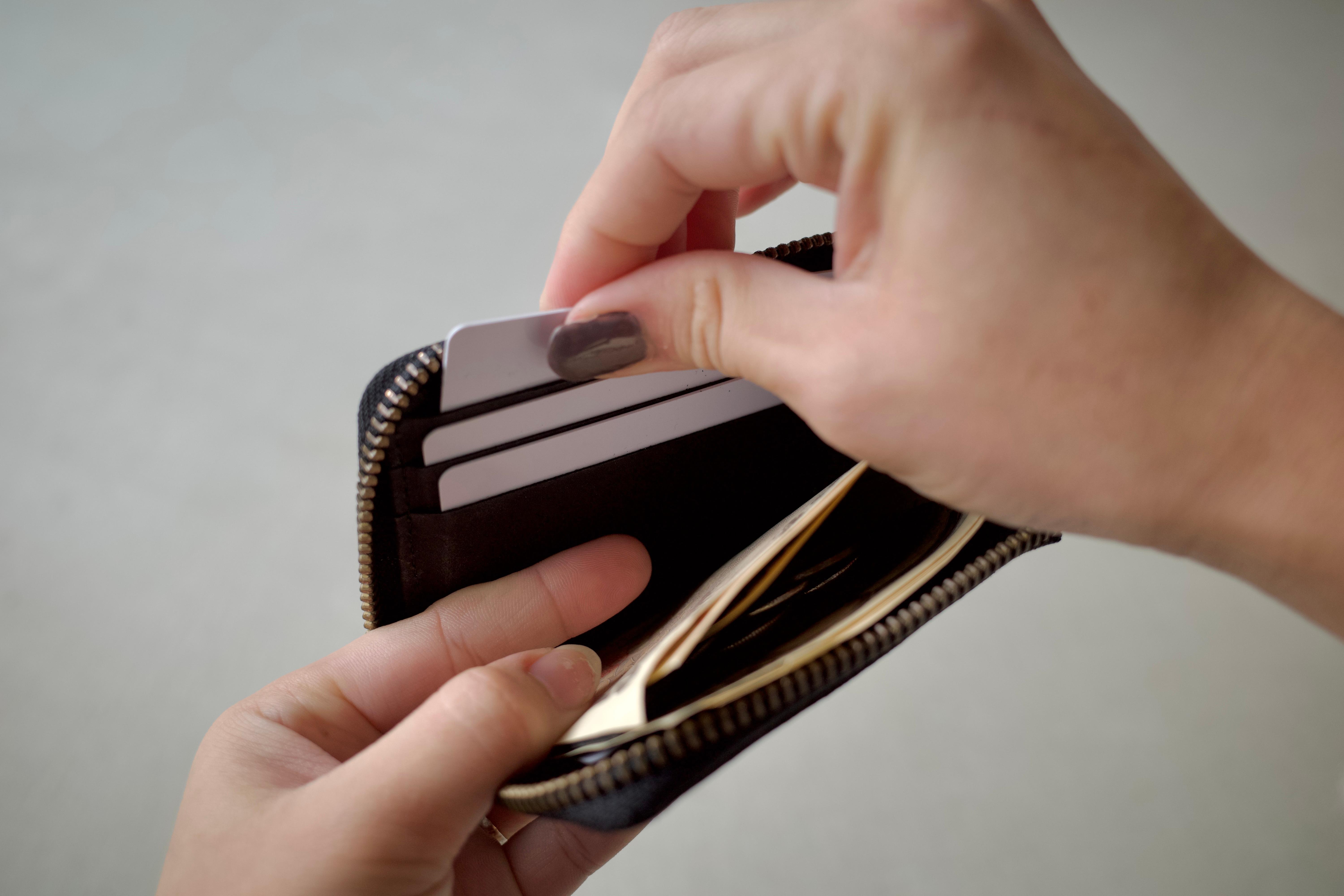 このクオリティで1万円以下！ 整理整頓上手な本革財布は、構造に
