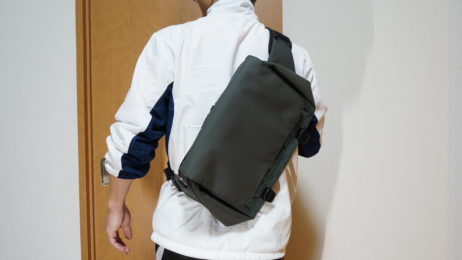 バックパック派も納得！「タフビッグスリングバッグ」は電車でも