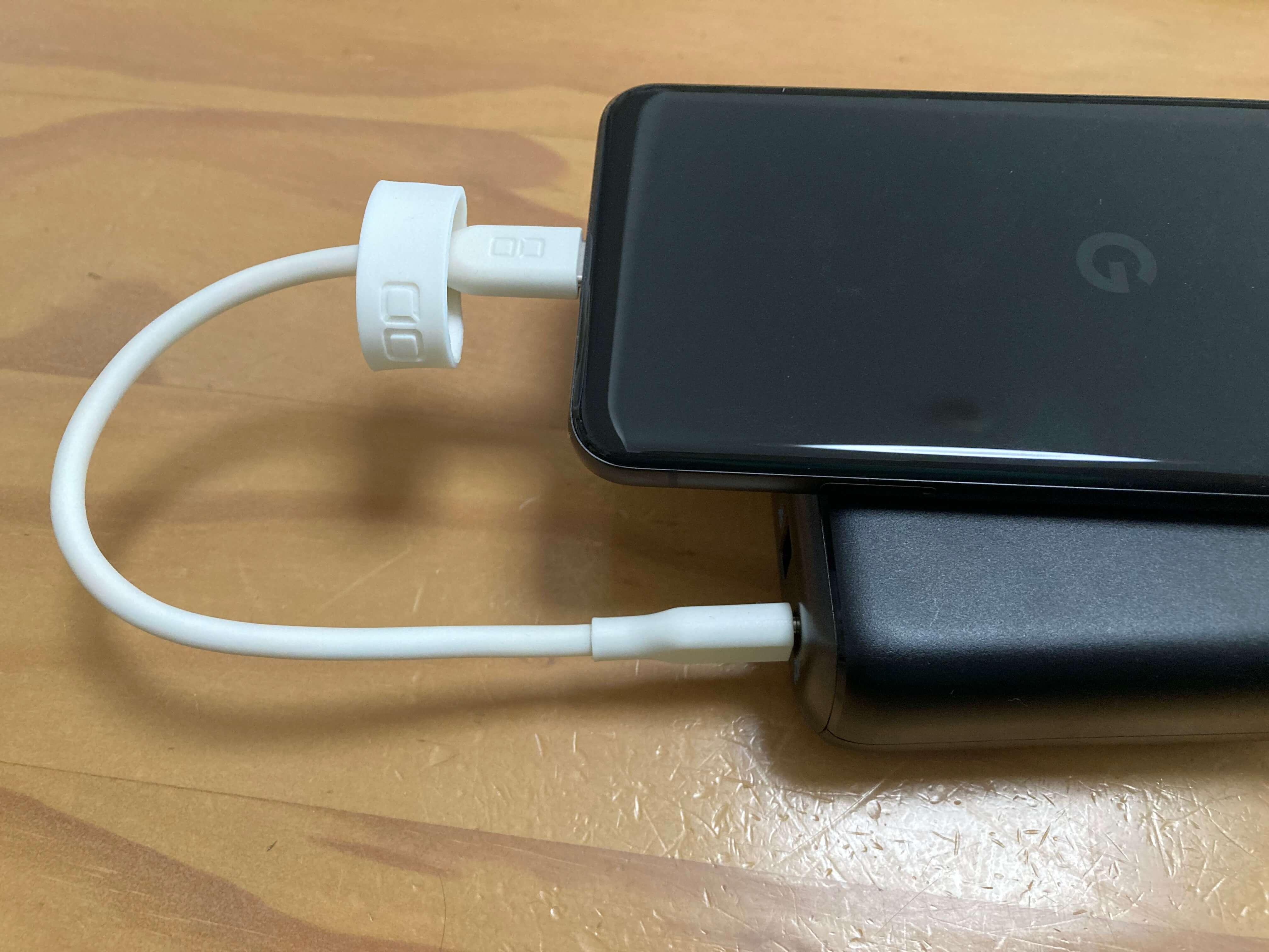 短いほどいい」。15cmの”極短”USBケーブルは日常のプチストレスを消し