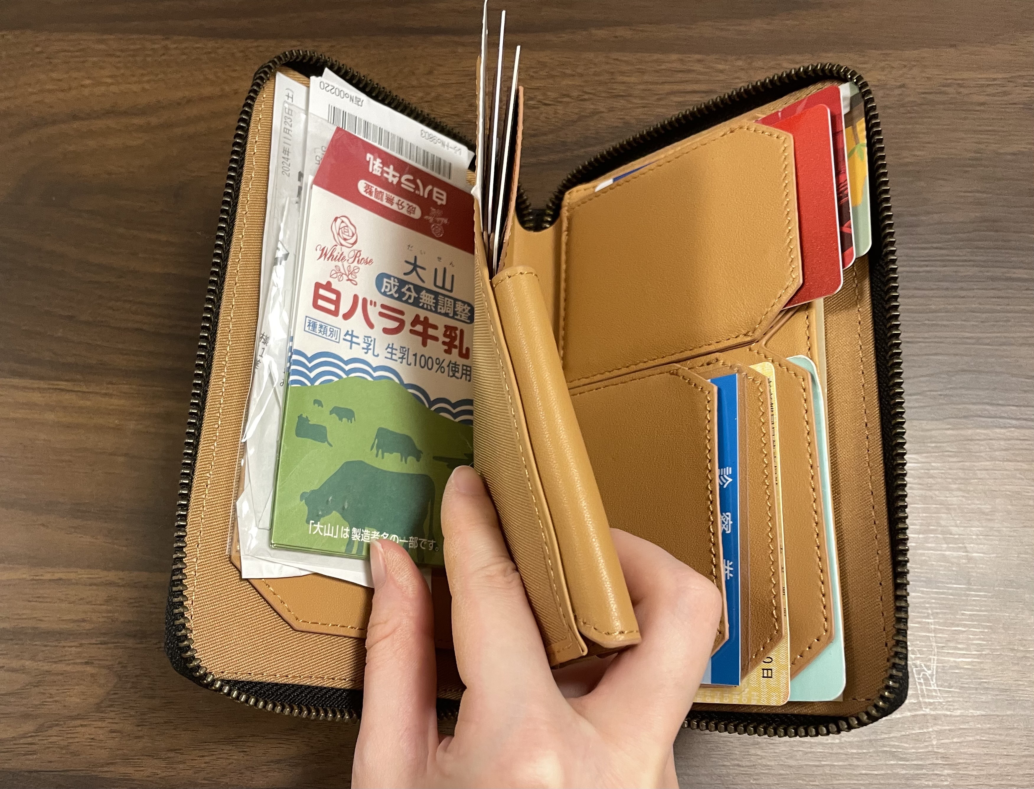 ★未使用新品★多機能マルチウォレット★Panino★キャメル ファッション小物 ☆未使用新品☆多機能マルチウォレット☆Panino