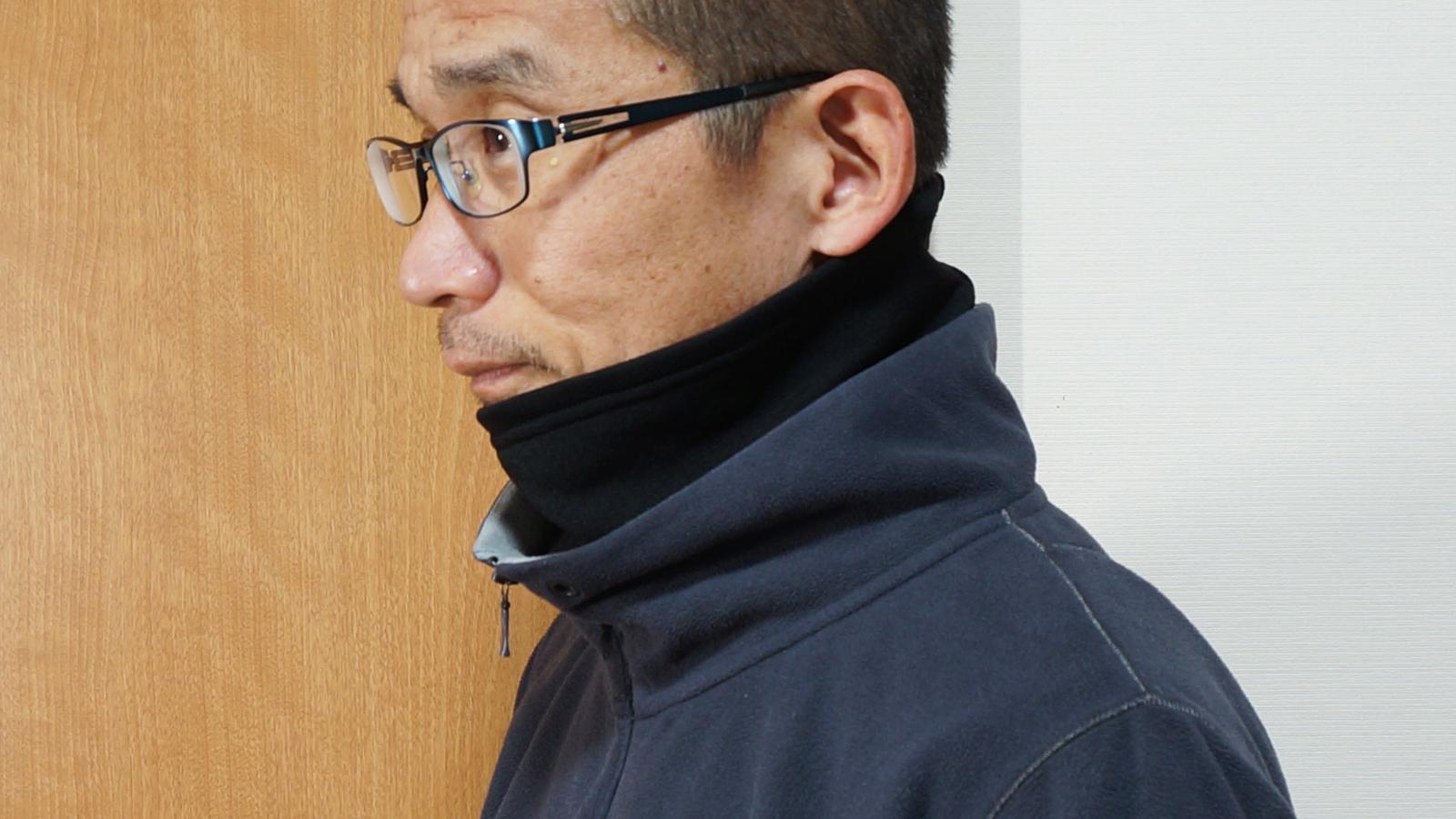 薄くて持ち運びに便利。ザノースフェイスのネックウォーマーは朝晩