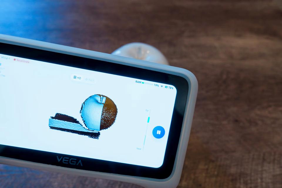 重さ535gで完全ワイヤレス！3Dスキャンをここまで簡単にした「EINSTAR