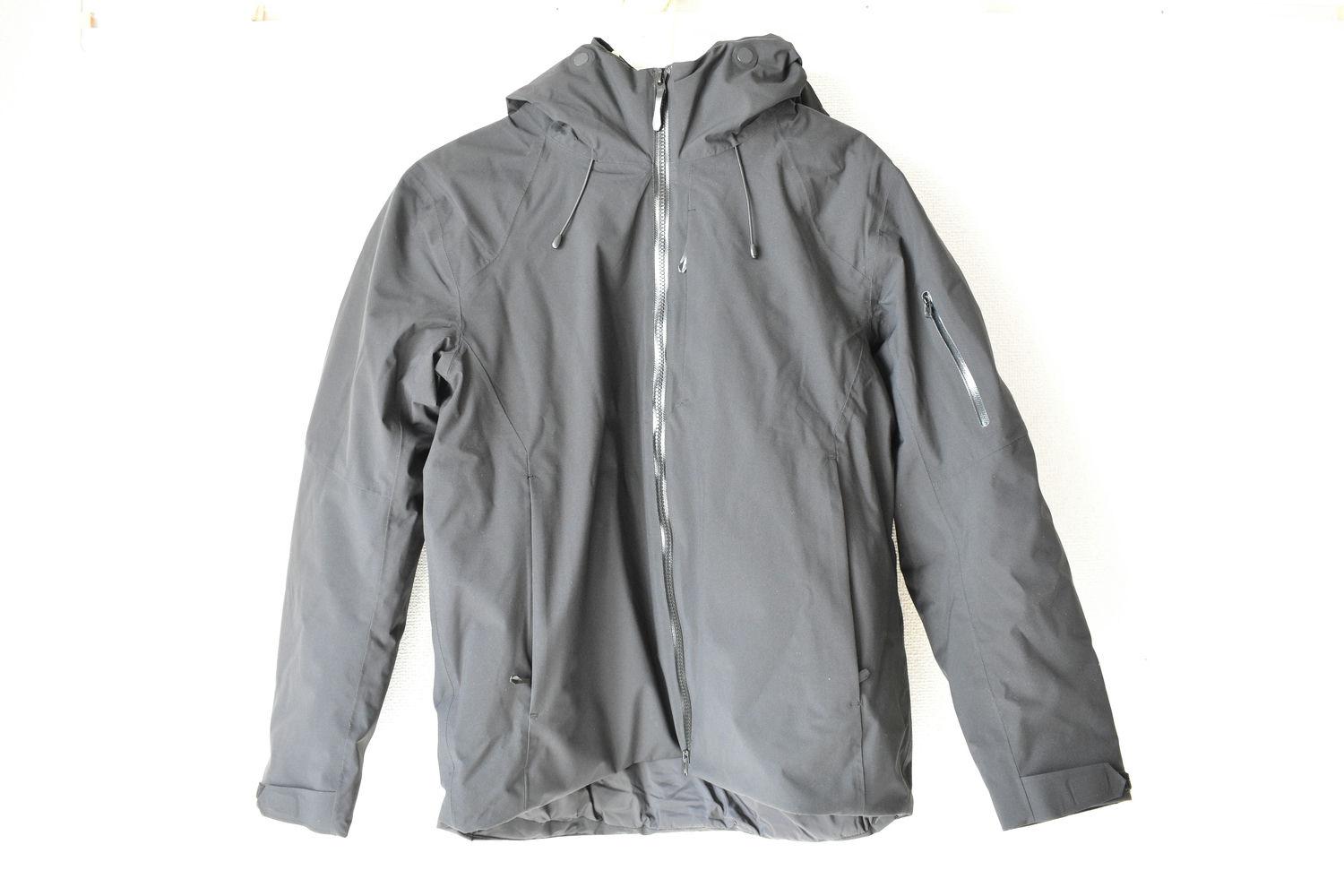 725gの次世代防寒ジャケット。宇宙服素材の蓄熱と赤外線加熱が暖かい