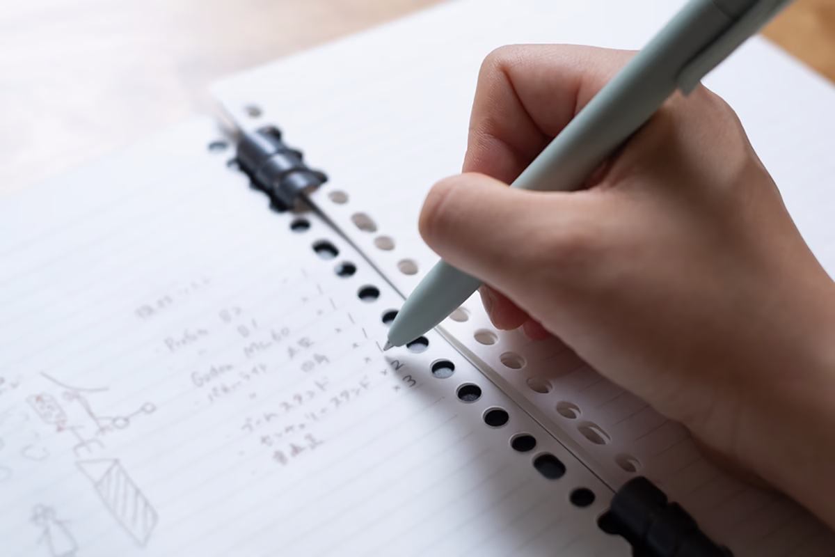 忙しい人の「メモ帳」最適解みつけた！ルーズリーフ感覚で中身を気軽に