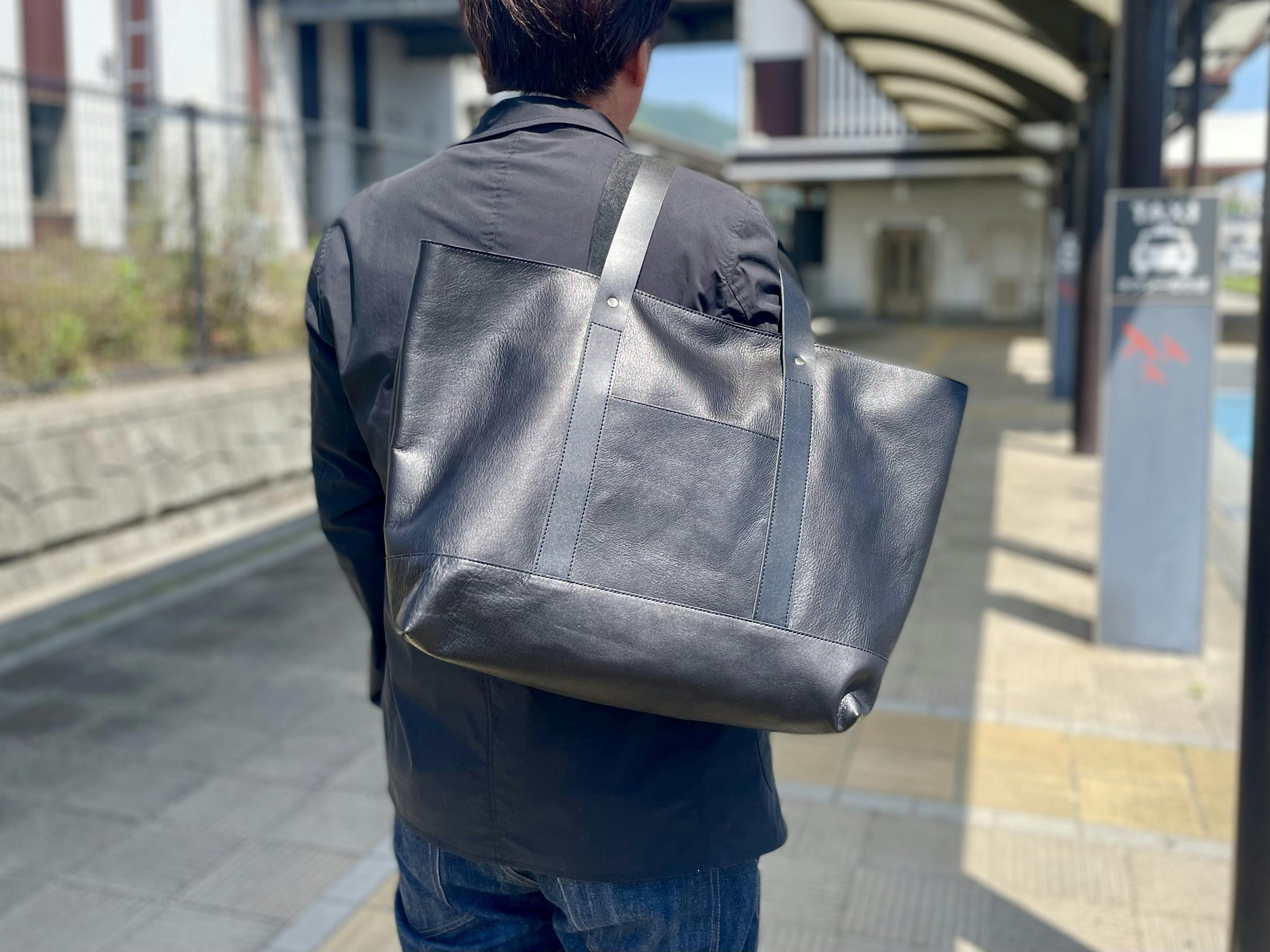 限定10個のブロンズカラーが気になる。デッドストック革で作られたBIG